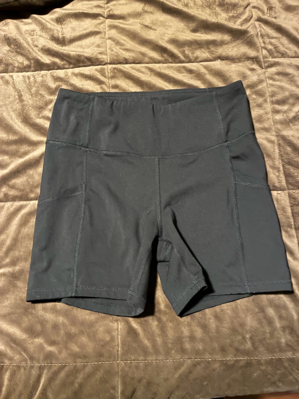 Reebok brand, size large, Women's Black Performance Bike Shorts, cute and comfy